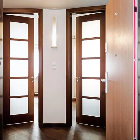 Szucha Apartment *