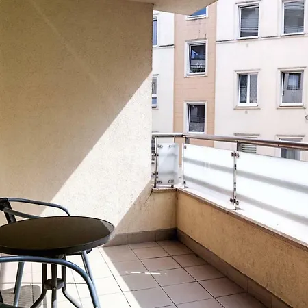 Szucha Apartment *